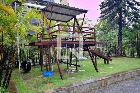 Apartamento à venda com 458m², 4 quartos e 3 vagas Apartamento à venda com 458m², 4 quartos e 3 vagasÁrea Comum - Playground