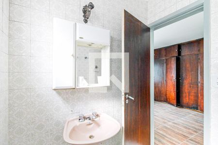 Casa à venda com 480m², 3 quartos e 2 vagas Casa à venda com 480m², 3 quartos e 2 vagasBanheiro Suíte