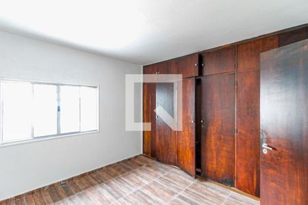 Casa à venda com 480m², 3 quartos e 2 vagas Casa à venda com 480m², 3 quartos e 2 vagasSuíte