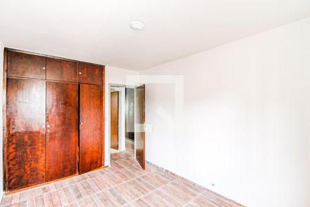 Casa à venda com 480m², 3 quartos e 2 vagas Casa à venda com 480m², 3 quartos e 2 vagasQuarto 2