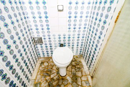 Casa à venda com 480m², 3 quartos e 2 vagas Casa à venda com 480m², 3 quartos e 2 vagasLavabo