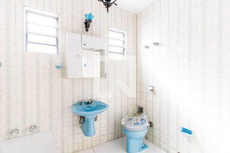 Casa à venda com 480m², 3 quartos e 2 vagas Casa à venda com 480m², 3 quartos e 2 vagasBanheiro
