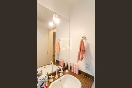 Apartamento à venda com 65m², 2 quartos e 1 vagaBanheiro Social