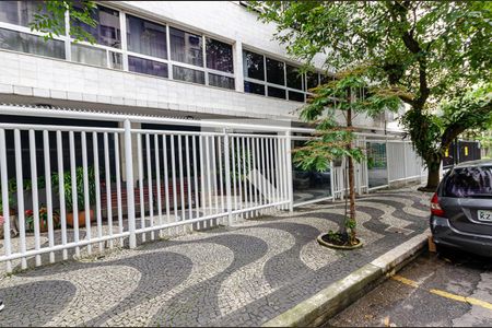 Apartamento à venda com 103m², 2 quartos e 1 vaga Apartamento à venda com 103m², 2 quartos e 1 vagaFachada
