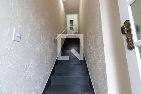 Casa para alugar com 115m², 3 quartos e sem vagaEscada