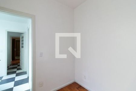 Apartamento à venda com 75m², 2 quartos e sem vaga Apartamento à venda com 75m², 2 quartos e sem vagaQuarto de Serviço