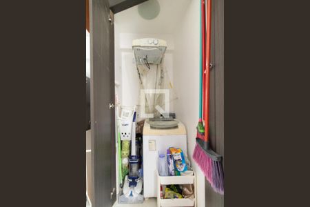 Casa de condomínio à venda com 110m², 3 quartos e 1 vaga Casa de condomínio à venda com 110m², 3 quartos e 1 vagaÁrea de Serviço