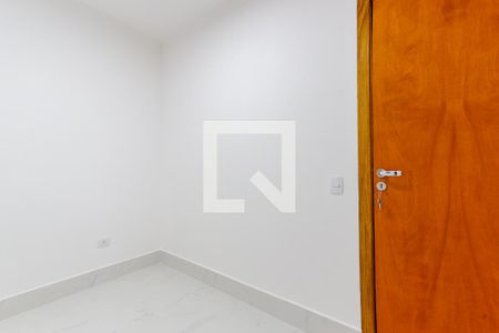 Quarto 2 de apartamento para alugar com 2 quartos, 40m² em Vila Gustavo, São Paulo