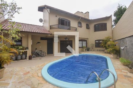 Casa à venda com 294m², 4 quartos e 2 vagas Casa à venda com 294m², 4 quartos e 2 vagasPiscina