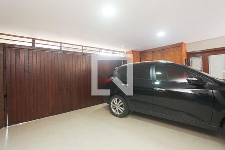 Casa à venda com 294m², 4 quartos e 2 vagas Casa à venda com 294m², 4 quartos e 2 vagasGaragem