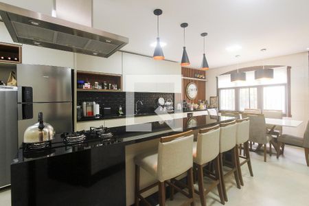 Casa à venda com 294m², 4 quartos e 2 vagas Casa à venda com 294m², 4 quartos e 2 vagasCozinha