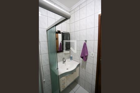 Casa à venda com 120m², 3 quartos e 2 vagasBanheiro 