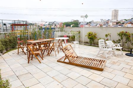 Apartamento à venda com 104m², 2 quartos e 2 vagas Apartamento à venda com 104m², 2 quartos e 2 vagasÁrea comum - Piscina