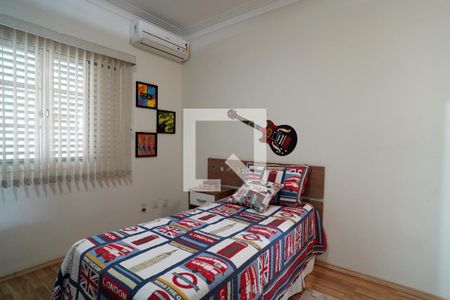 Casa de condomínio para alugar com 300m², 3 quartos e 4 vagasSuíte 2