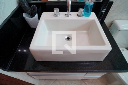 Casa de condomínio para alugar com 300m², 3 quartos e 4 vagasBanheiro da Suíte 2