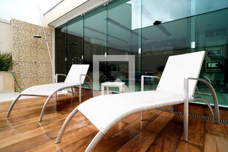 Casa de condomínio para alugar com 300m², 3 quartos e 4 vagasPiscina