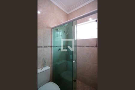 Casa de condomínio para alugar com 300m², 3 quartos e 4 vagasBanheiro da Suíte 2