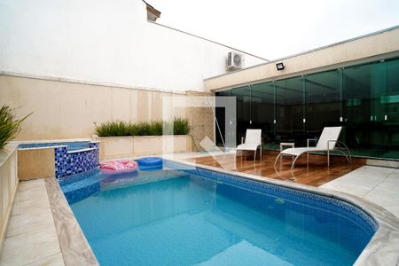 Casa de condomínio para alugar com 300m², 3 quartos e 4 vagasPiscina