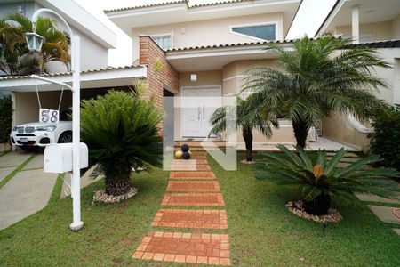 Casa de condomínio para alugar com 300m², 3 quartos e 4 vagasFachada