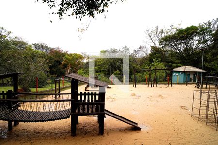 Casa de condomínio para alugar com 300m², 3 quartos e 4 vagasÁrea Comum - Playground