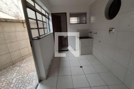 Casa à venda com 280m², 4 quartos e 3 vagas Casa à venda com 280m², 4 quartos e 3 vagasÁrea de Serviço