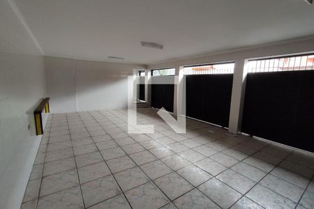 Casa à venda com 280m², 4 quartos e 3 vagas Casa à venda com 280m², 4 quartos e 3 vagasGaragem