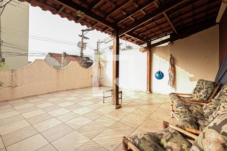 Casa para alugar com 220m², 3 quartos e 2 vagasVaranda