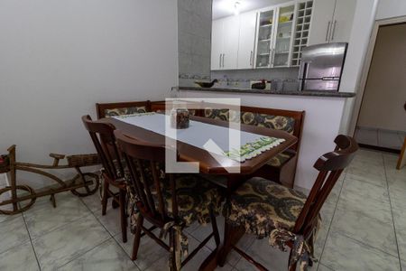 Detalhe da sala de apartamento para alugar com 2 quartos, 86m² em Vila Tupi, Praia Grande