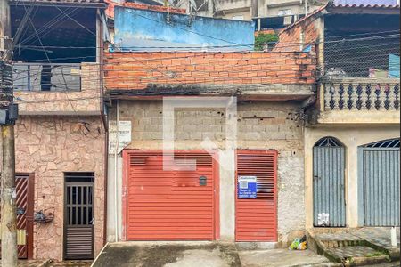 Casa à venda com 194m², 1 quarto e 1 vaga Casa à venda com 194m², 1 quarto e 1 vagaFachada
