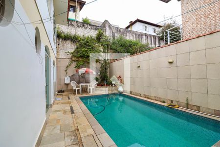 Casa à venda com 330m², 4 quartos e 4 vagas Casa à venda com 330m², 4 quartos e 4 vagasPiscina