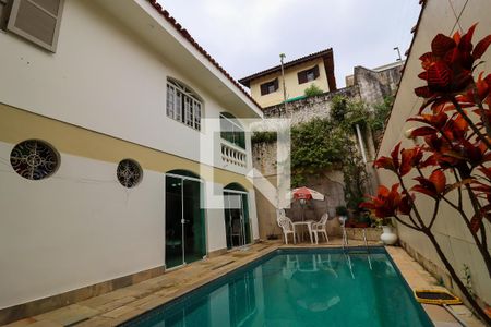 Casa à venda com 330m², 4 quartos e 4 vagas Casa à venda com 330m², 4 quartos e 4 vagasPiscina