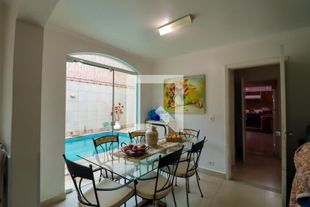 Casa à venda com 330m², 4 quartos e 4 vagas Casa à venda com 330m², 4 quartos e 4 vagasEspaço Gourmet