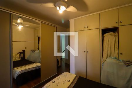 Casa à venda com 330m², 4 quartos e 4 vagas Casa à venda com 330m², 4 quartos e 4 vagasQuarto 2