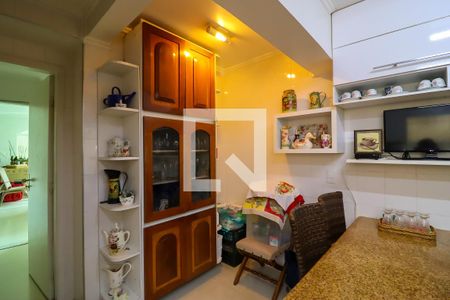 Casa à venda com 330m², 4 quartos e 4 vagas Casa à venda com 330m², 4 quartos e 4 vagasCozinha - Armários