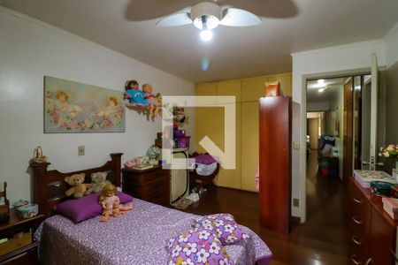 Casa à venda com 330m², 4 quartos e 4 vagas Casa à venda com 330m², 4 quartos e 4 vagasQuarto 1