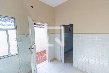Sala de casa para alugar com 1 quarto, 30m² em Irajá, Rio de Janeiro