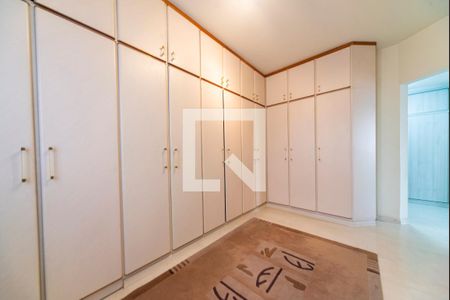 Apartamento à venda com 195m², 4 quartos e 3 vagas Apartamento à venda com 195m², 4 quartos e 3 vagasQuarto 2