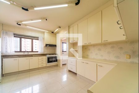 Apartamento à venda com 195m², 4 quartos e 3 vagas Apartamento à venda com 195m², 4 quartos e 3 vagasCozinha