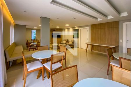 Apartamento à venda com 195m², 4 quartos e 3 vagas Apartamento à venda com 195m², 4 quartos e 3 vagasÁrea comum - Salão de festas