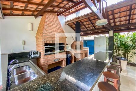 Apartamento à venda com 195m², 4 quartos e 3 vagas Apartamento à venda com 195m², 4 quartos e 3 vagasÁrea comum - Churrasqueira