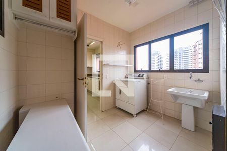 Apartamento à venda com 195m², 4 quartos e 3 vagas Apartamento à venda com 195m², 4 quartos e 3 vagasÁrea de Serviço