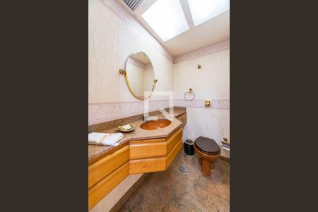 Apartamento à venda com 195m², 4 quartos e 3 vagas Apartamento à venda com 195m², 4 quartos e 3 vagasLavabo