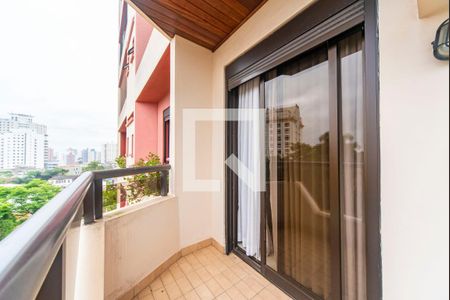 Apartamento à venda com 195m², 4 quartos e 3 vagas Apartamento à venda com 195m², 4 quartos e 3 vagasVaranda do Quarto 1