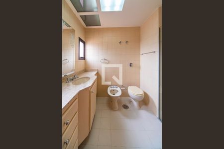 Apartamento à venda com 195m², 4 quartos e 3 vagas Apartamento à venda com 195m², 4 quartos e 3 vagasBanheiro do Quarto 2