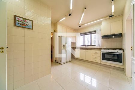 Apartamento à venda com 195m², 4 quartos e 3 vagas Apartamento à venda com 195m², 4 quartos e 3 vagasCozinha
