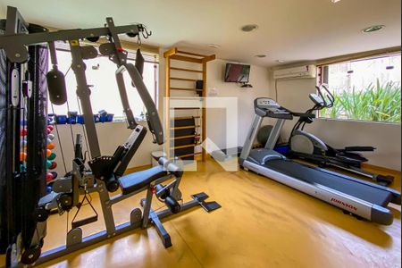 Apartamento à venda com 195m², 4 quartos e 3 vagas Apartamento à venda com 195m², 4 quartos e 3 vagasÁrea comum - Academia