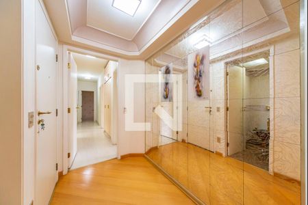 Apartamento à venda com 195m², 4 quartos e 3 vagas Apartamento à venda com 195m², 4 quartos e 3 vagasHall de Entrada