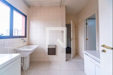 Apartamento à venda com 195m², 4 quartos e 3 vagas Apartamento à venda com 195m², 4 quartos e 3 vagasÁrea de Serviço