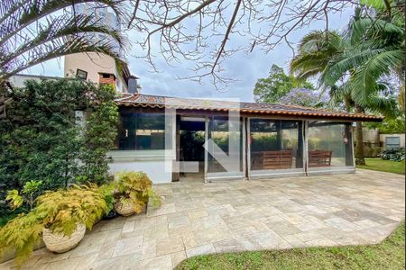 Apartamento à venda com 195m², 4 quartos e 3 vagas Apartamento à venda com 195m², 4 quartos e 3 vagasÁrea comum - Churrasqueira