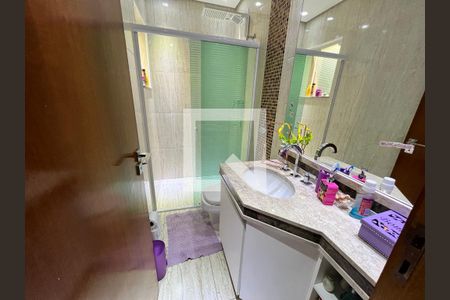 Casa à venda com 3 quartos, 220m² em Vila Mangalot, São Paulo